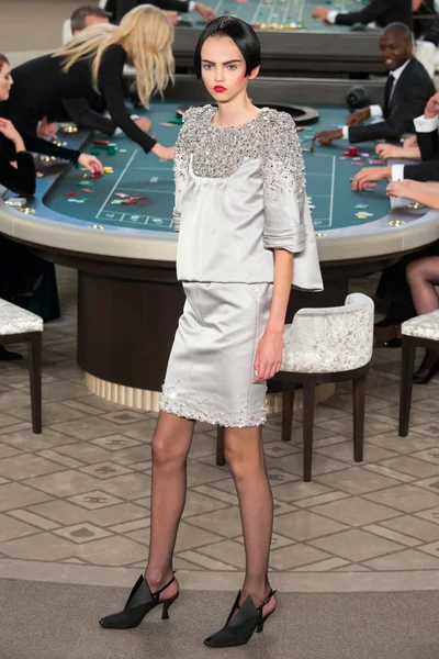 Look 32